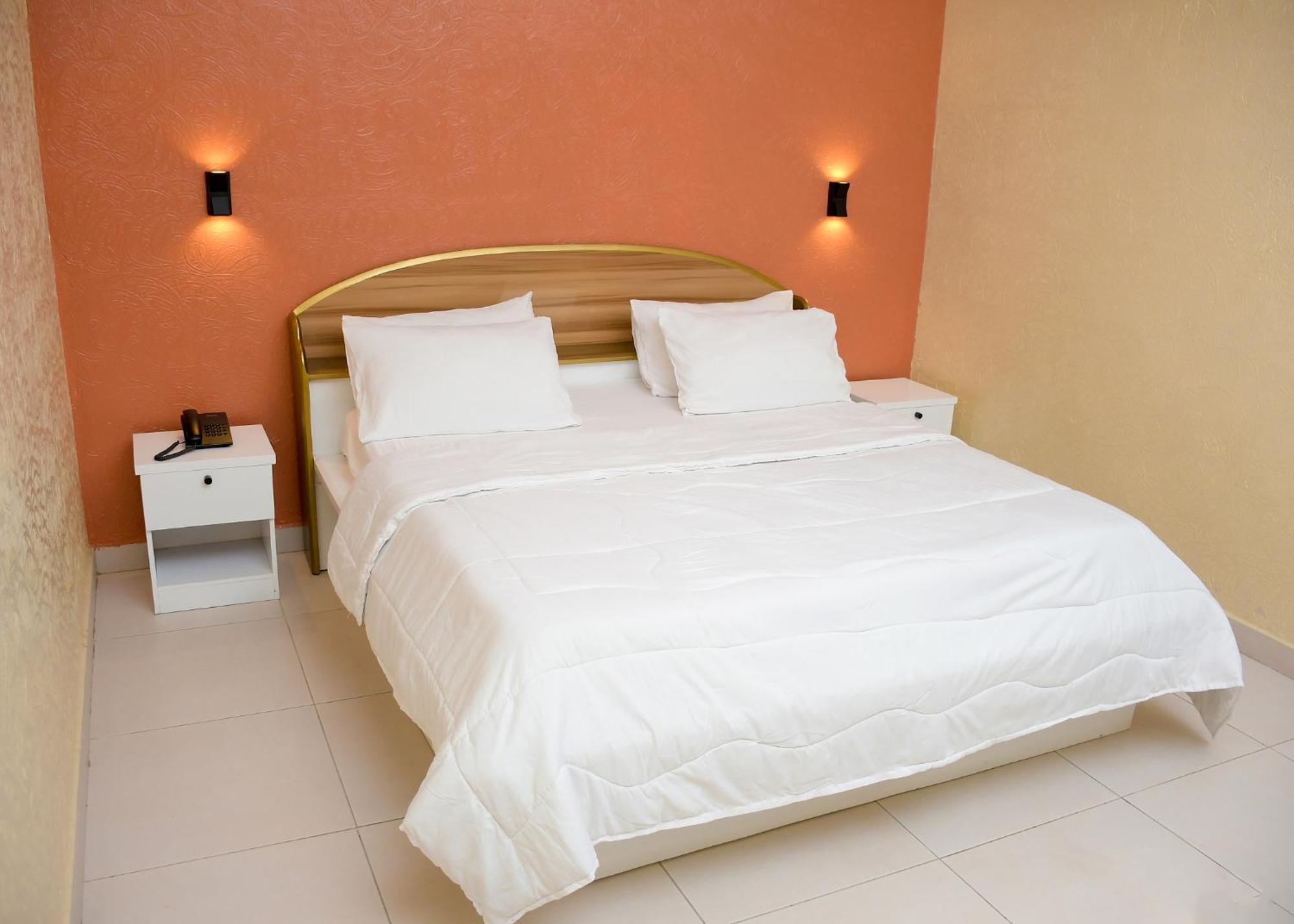 Hotel Mavilla Cotonou Exterior foto
